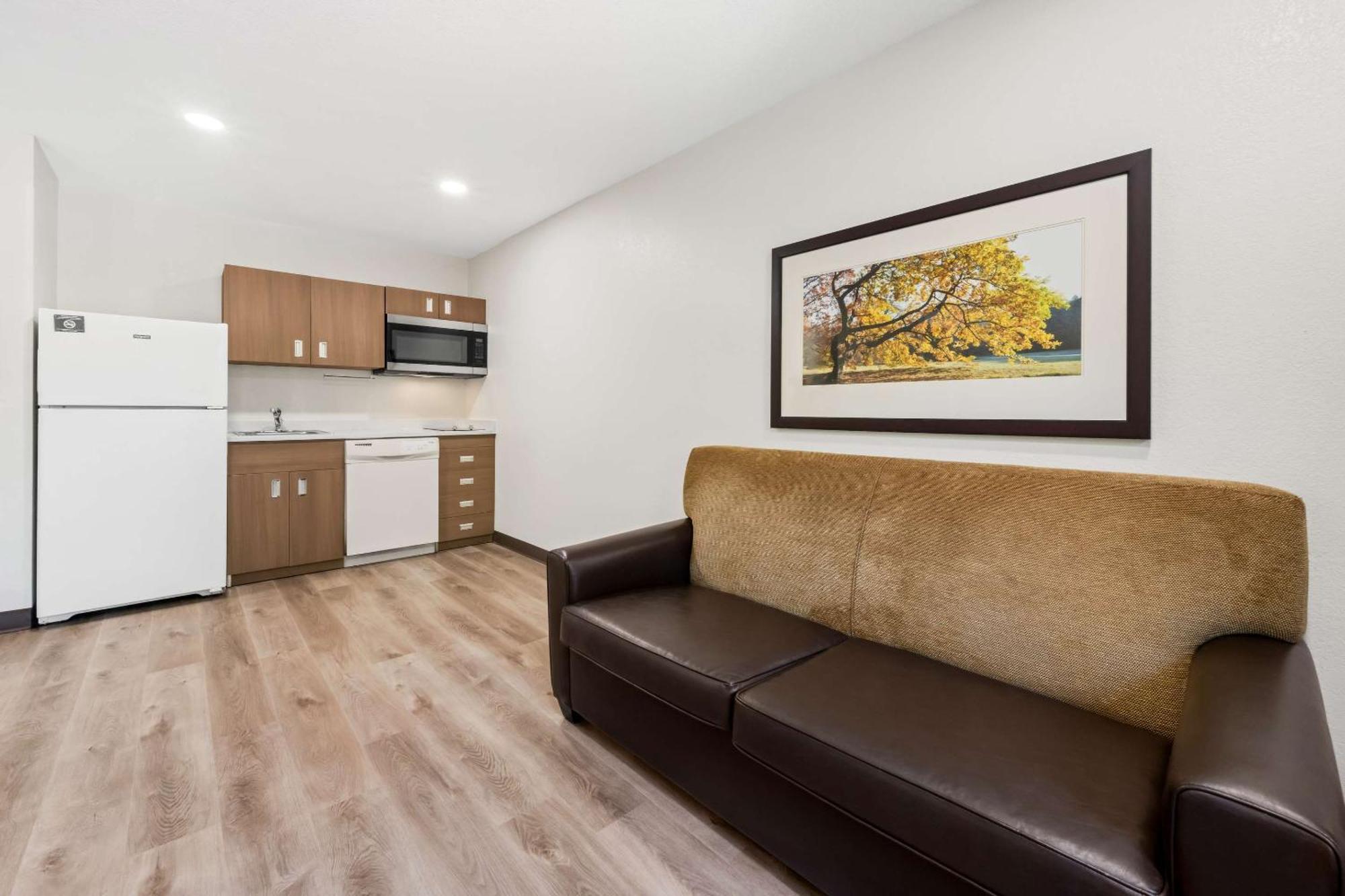 Mainstay Suites Raleigh North Eksteriør billede